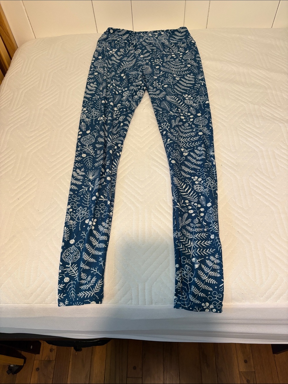 LuLaRoe Teal Botanical Print Leggings
